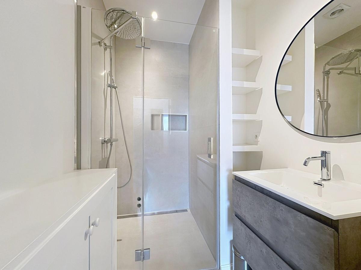 Brugmann/Arezzo : Bel appartement dernier étage rénové 