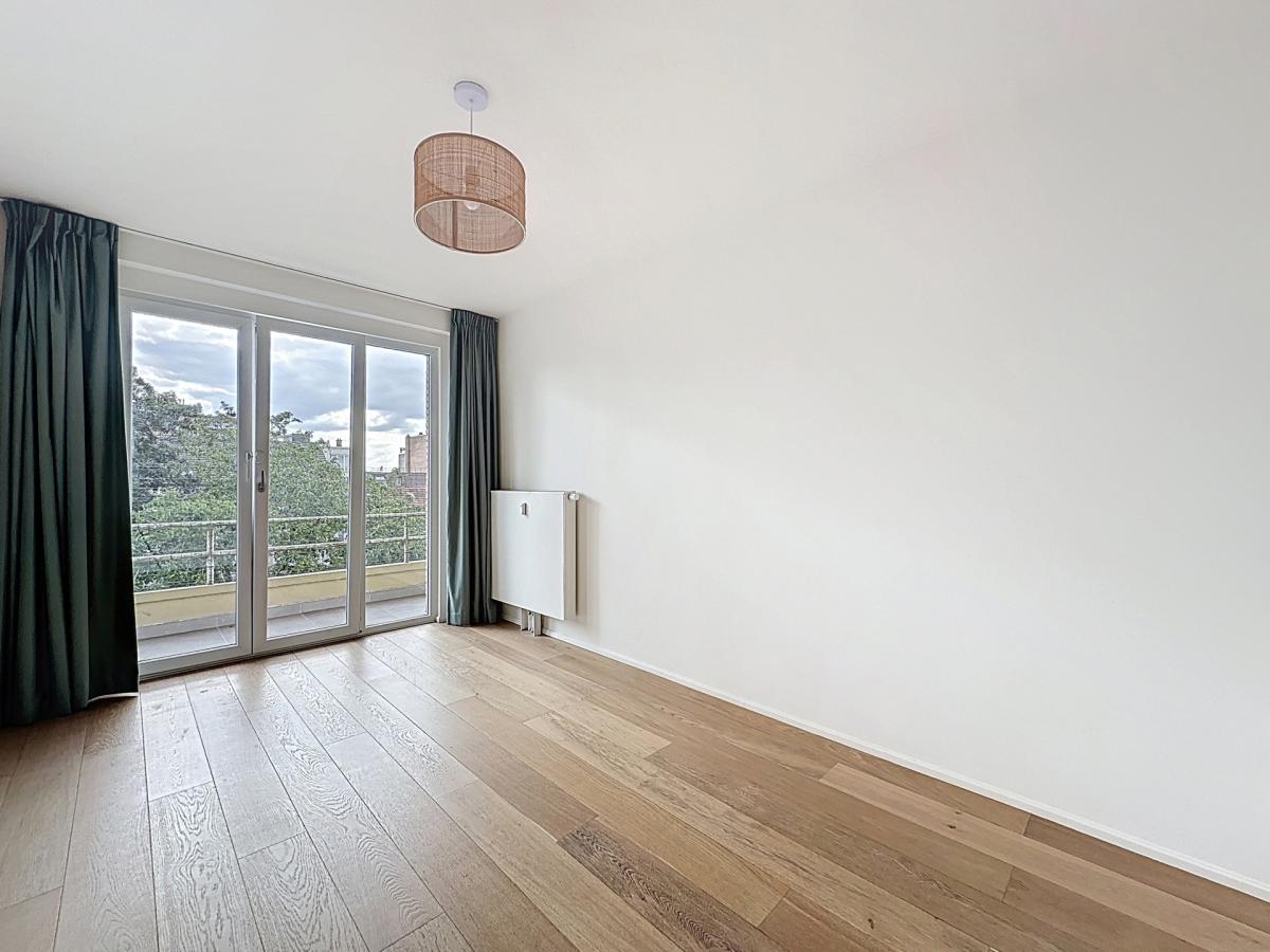 Brugmann/Arezzo : Bel appartement dernier étage rénové 