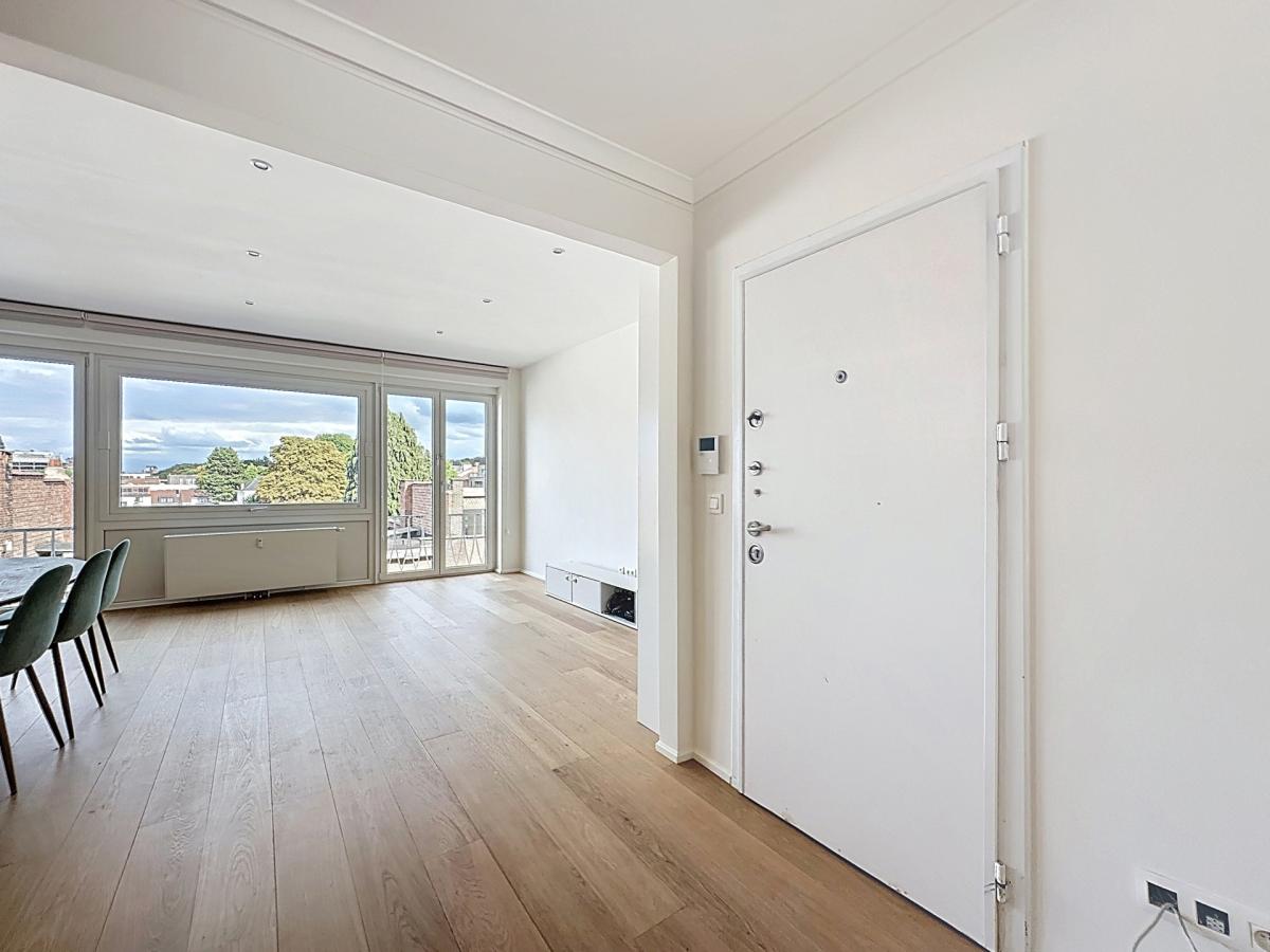 Brugmann/Arezzo : Bel appartement dernier étage rénové 