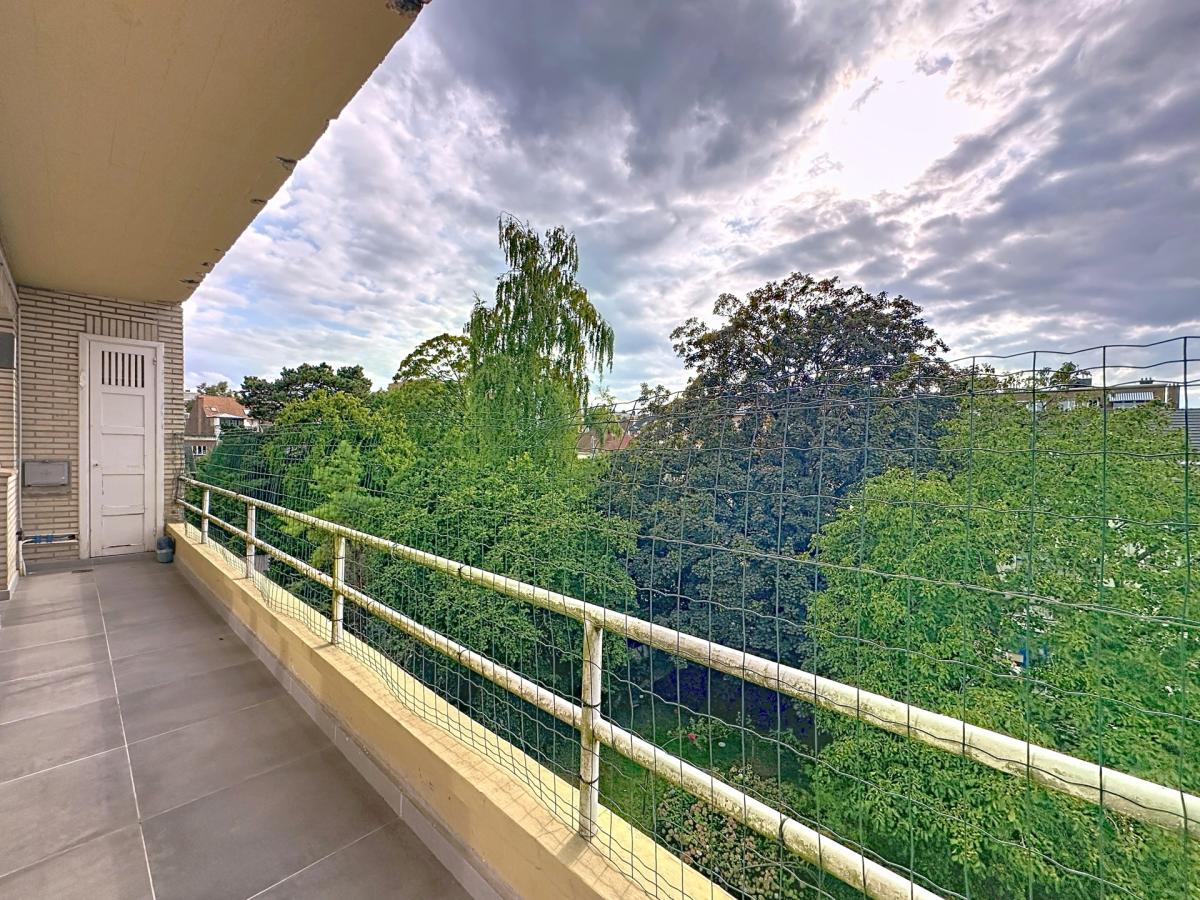 Brugmann/Arezzo : Bel appartement dernier étage rénové 