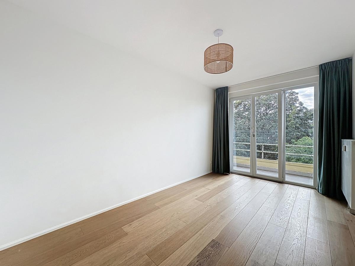 Brugmann/Arezzo : Bel appartement dernier étage rénové 