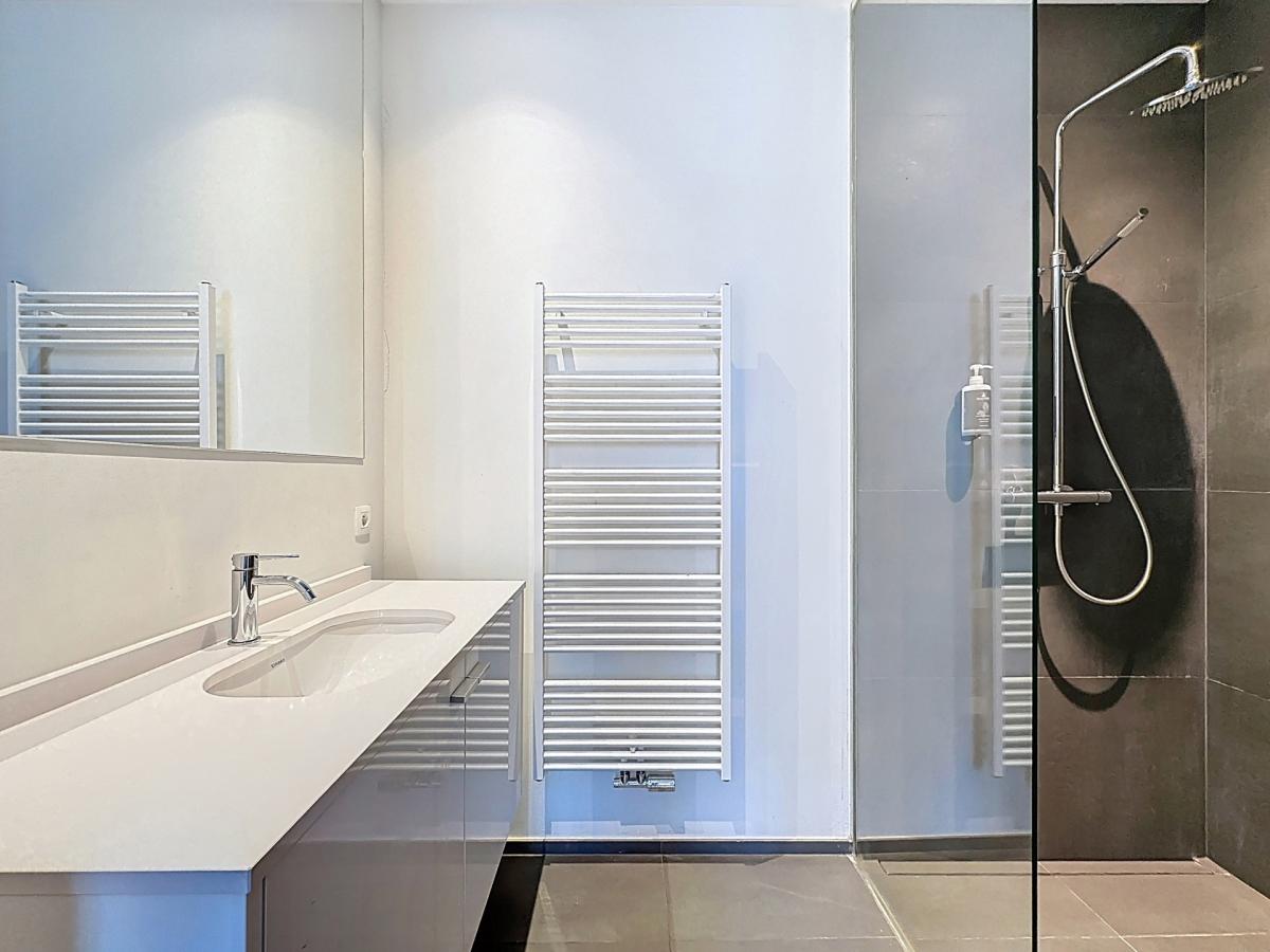 Toison d'Or : Superbe appartement meublé de 2 chambres