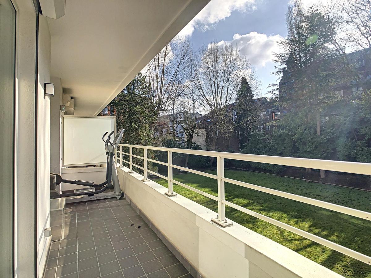 Churchill/BDC : Appartement meublé 3 chambres + terrasses