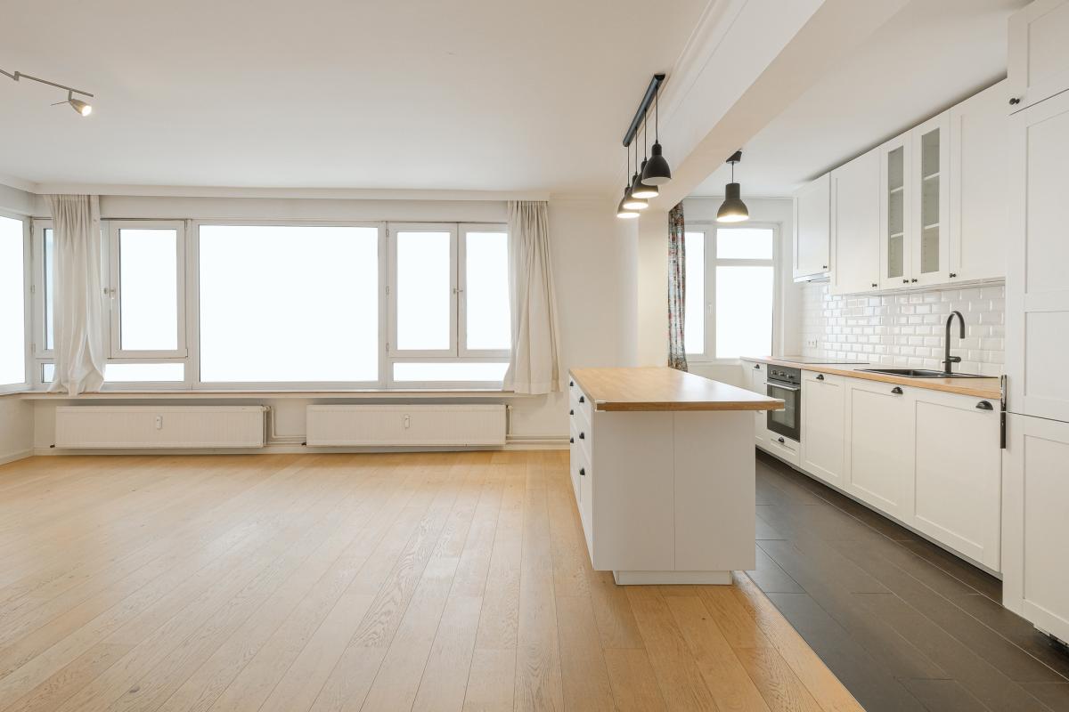 Molière, lumineux appartement rénové, 3 chambres et terrasse