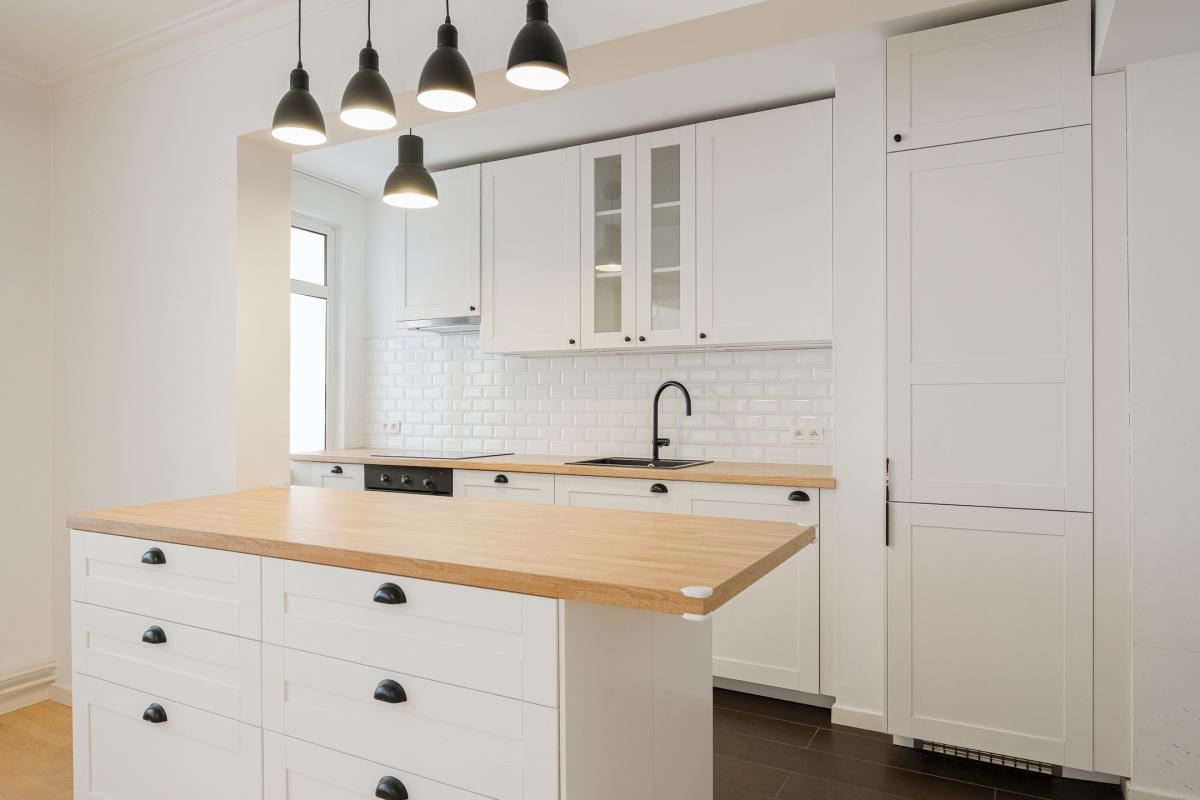 Molière, lumineux appartement rénové, 3 chambres et terrasse