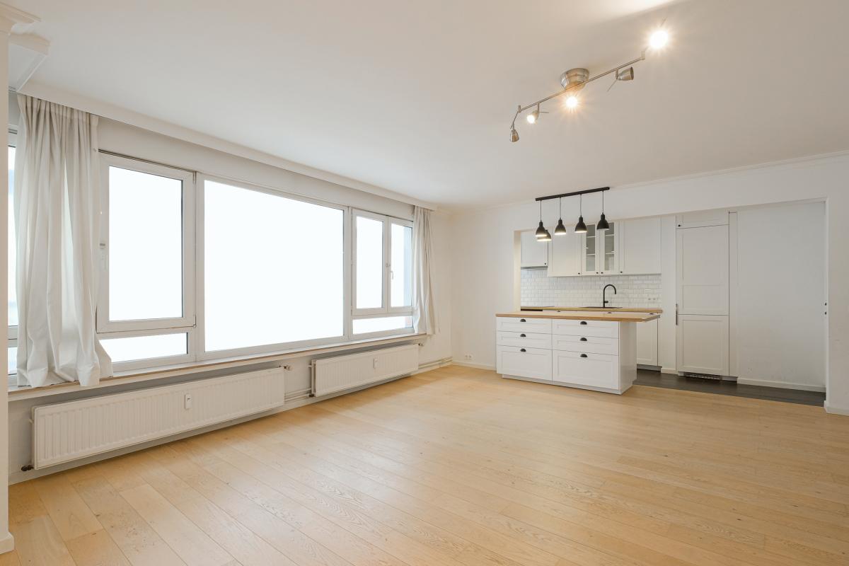 Molière, lumineux appartement rénové, 3 chambres et terrasse
