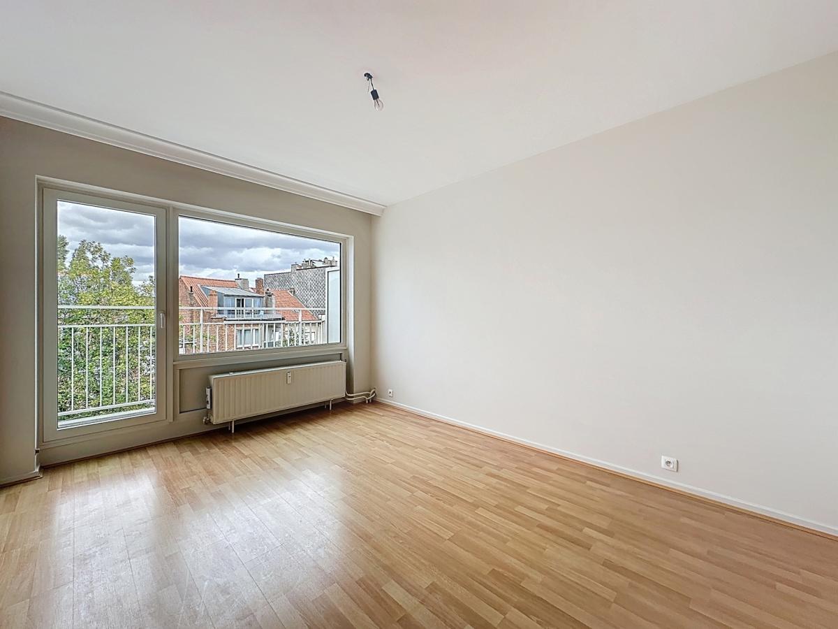 Haut de Forest : Bel appartement rénové + terrasses