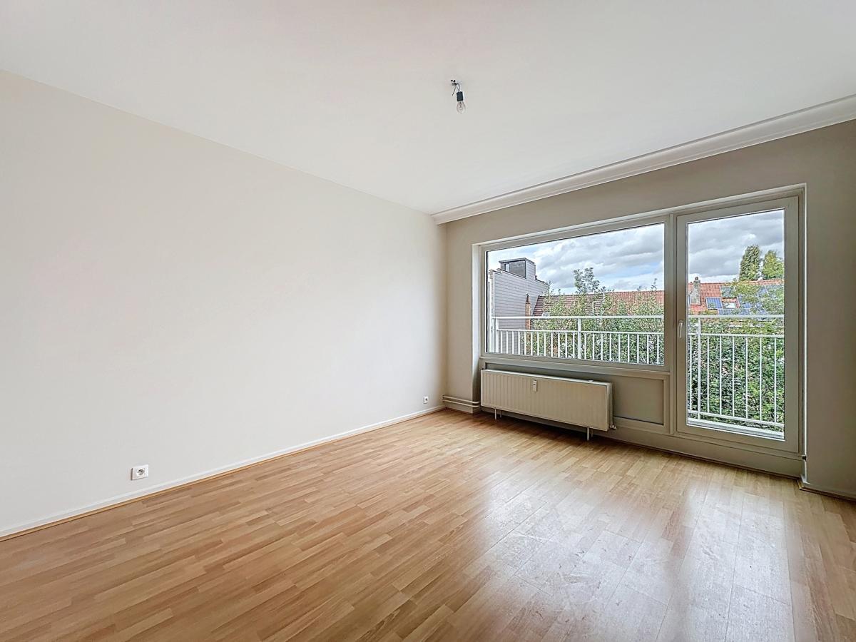 Haut de Forest : Bel appartement rénové + terrasses