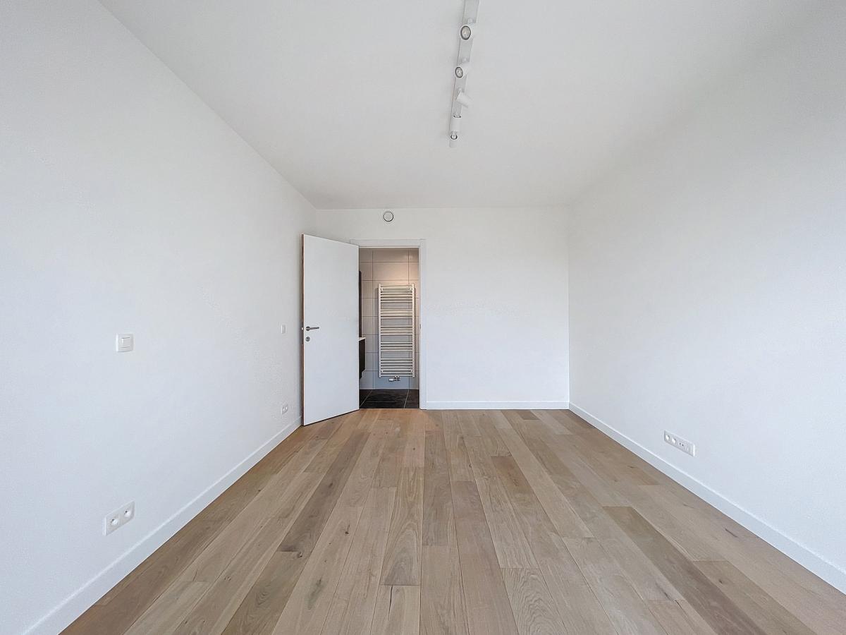 VUB / La Chasse : Bel appartement neuf 1 chambre + parking