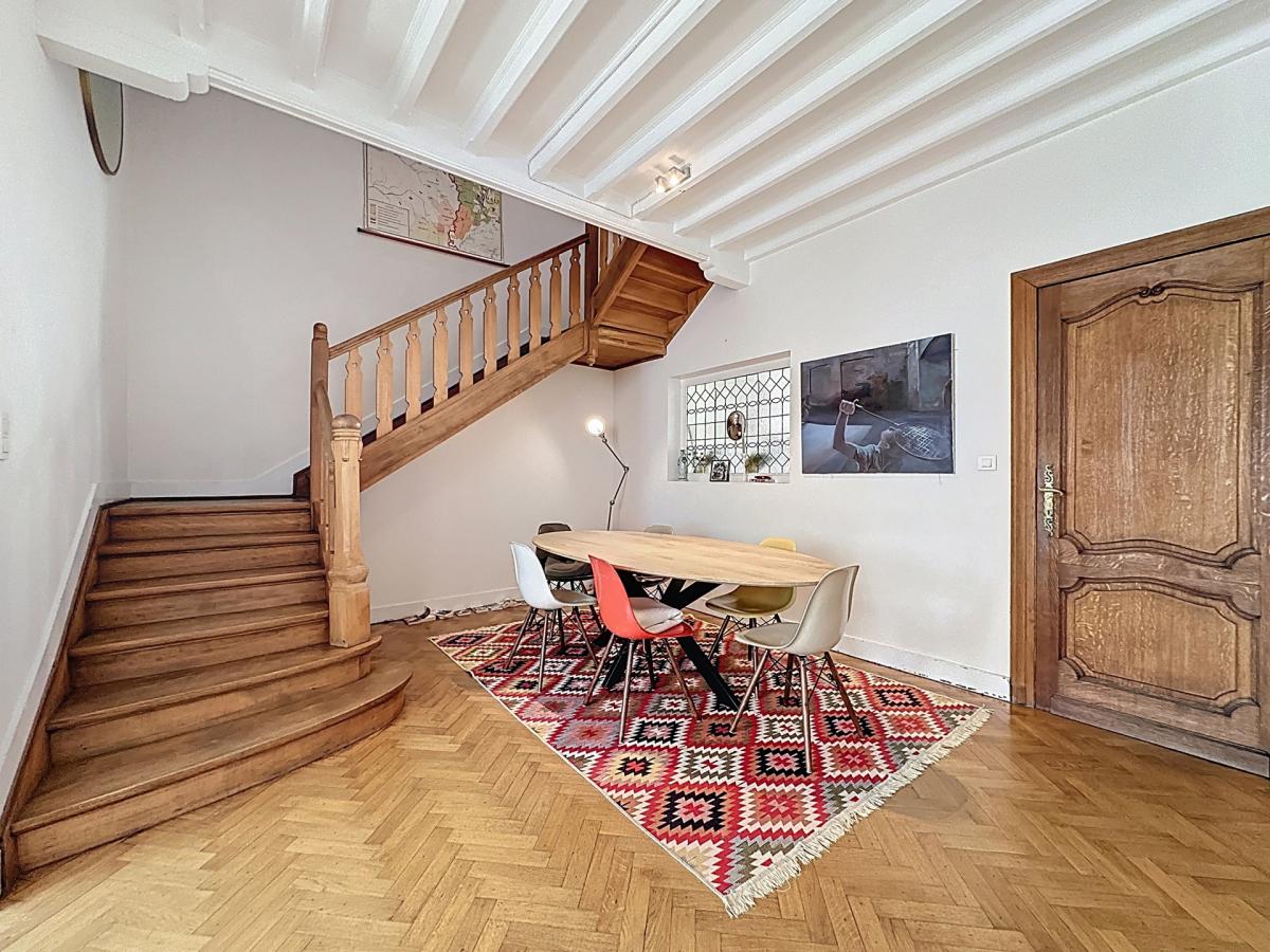 Guy d'Arezzo : Jolie maison + grande terrasse + parking
