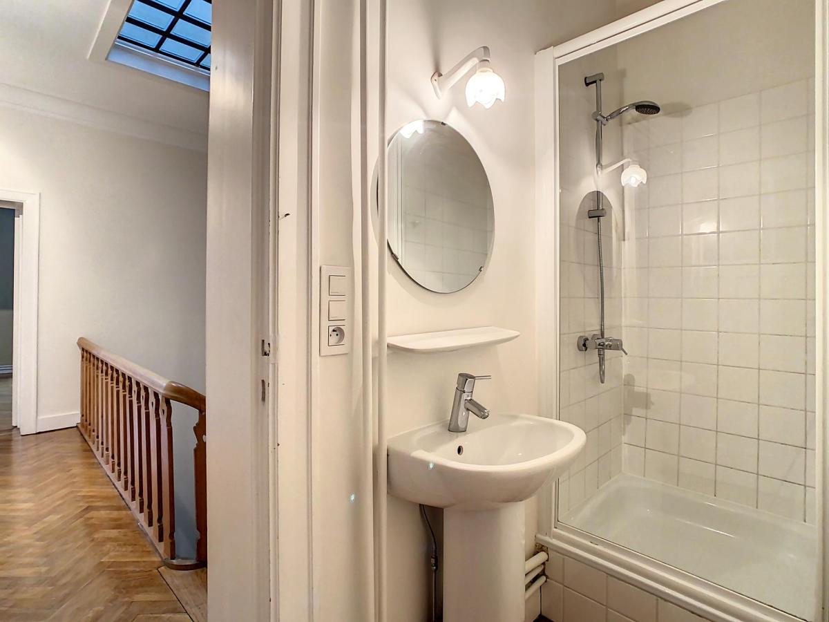 Guy d'Arezzo : Jolie maison + grande terrasse + parking