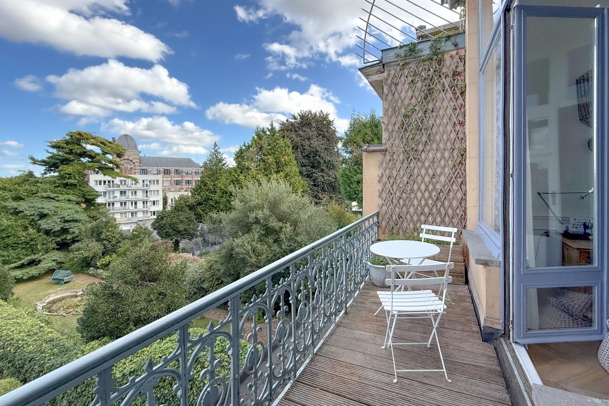 Molière : Superbe appartement 2 chambres + terrasses 