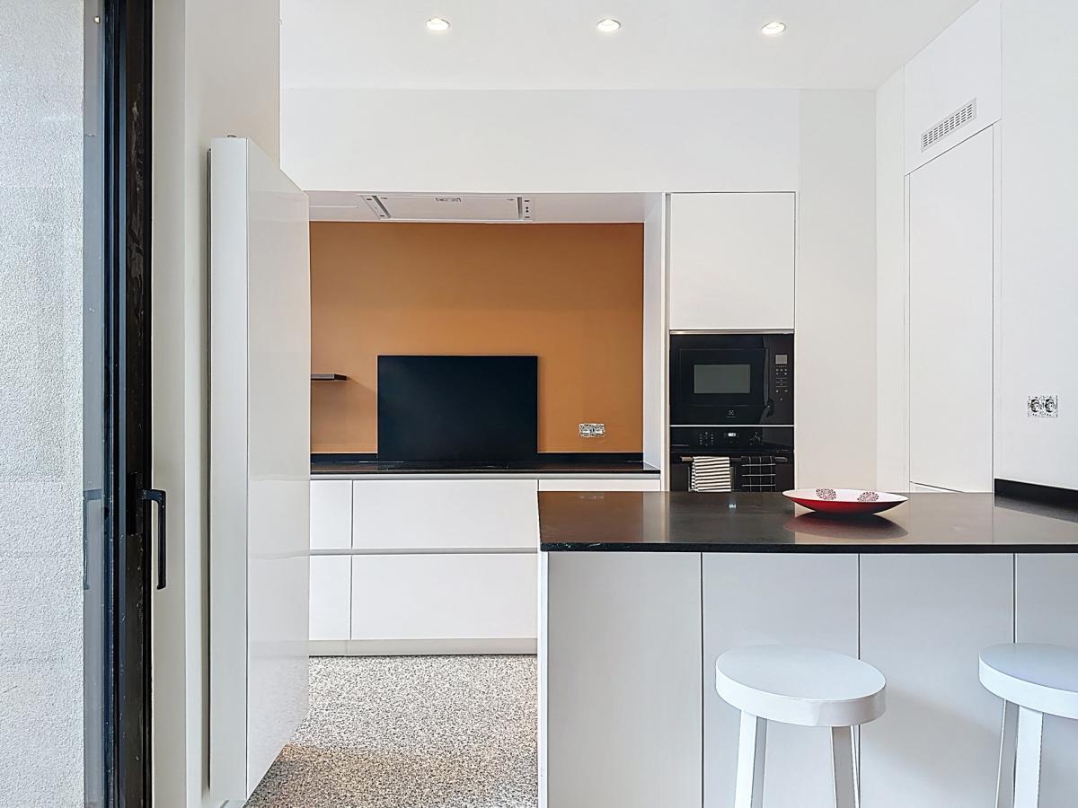 Pl. Brugmann/Churchill : Superbe appartement neuf et meublé