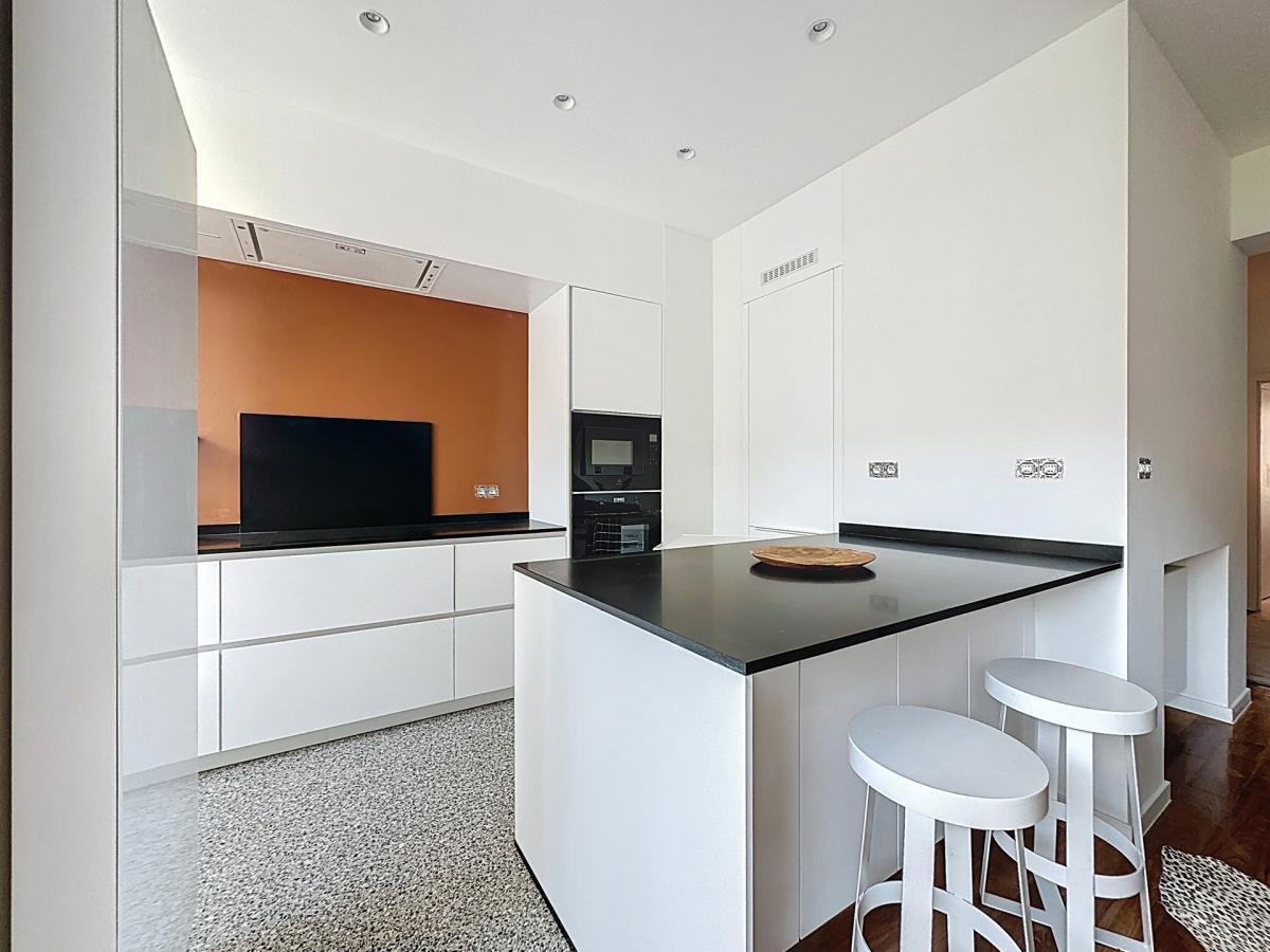 Pl. Brugmann/Churchill : Superbe appartement neuf et meublé