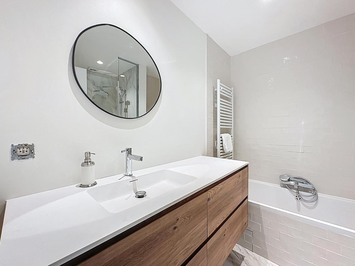 Pl. Brugmann/Churchill : Superbe appartement neuf et meublé