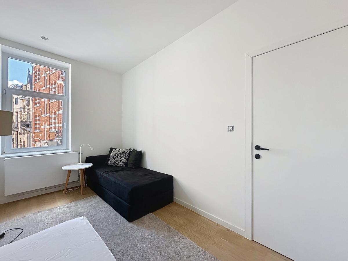 Pl. Brugmann/Churchill : Superbe appartement neuf et meublé
