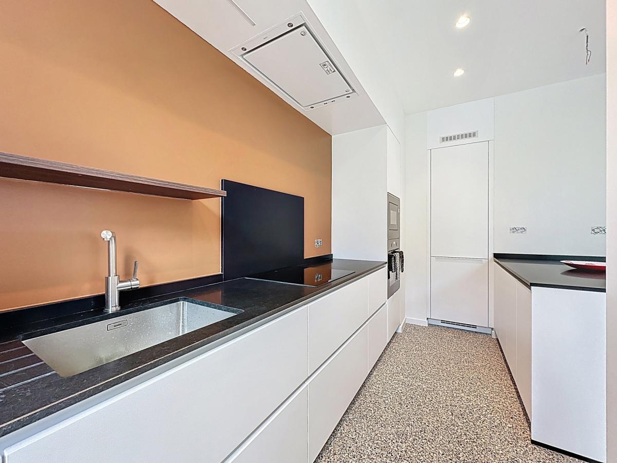 Pl. Brugmann/Churchill : Superbe appartement neuf et meublé
