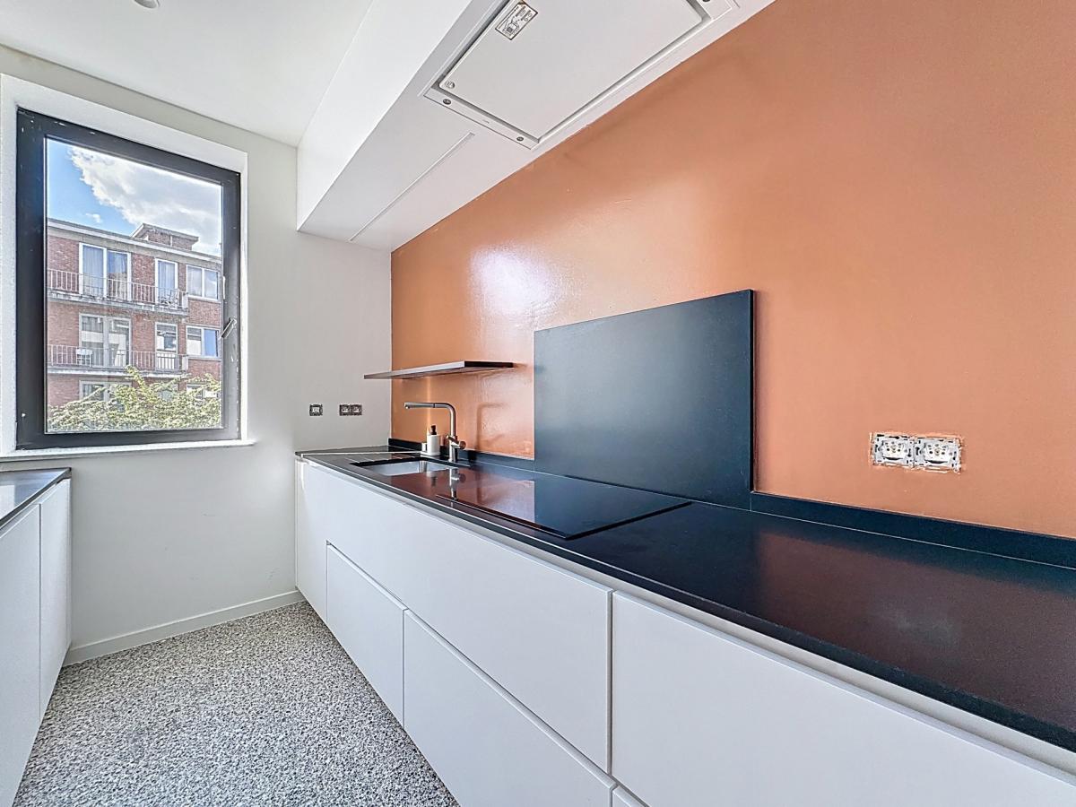 Pl. Brugmann/Churchill : Superbe appartement neuf et meublé