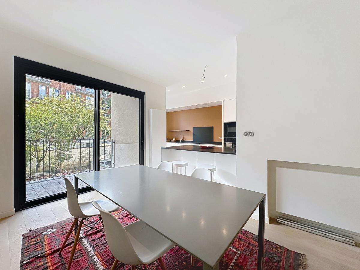 Pl. Brugmann/Churchill : Superbe appartement neuf et meublé