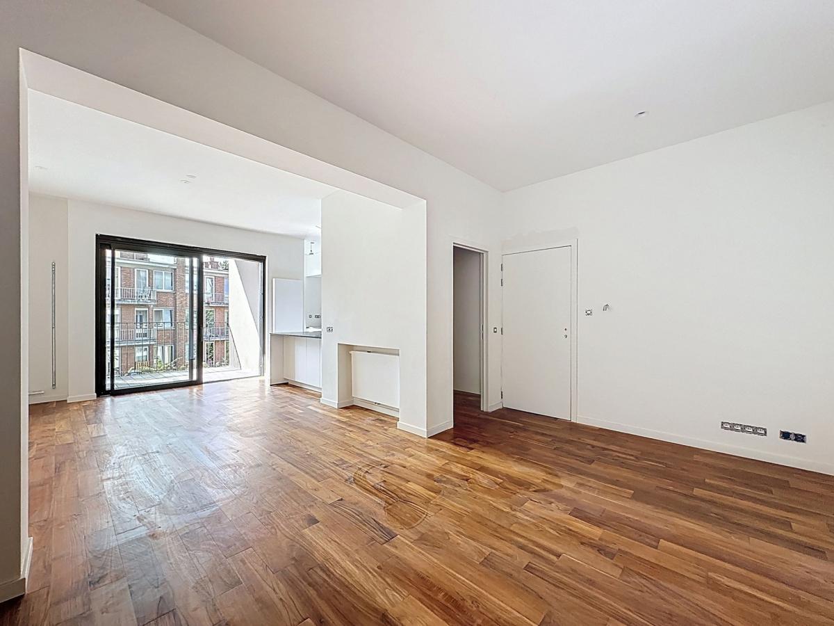 Pl. Brugmann/Churchill : Superbe appartement neuf + terrasse