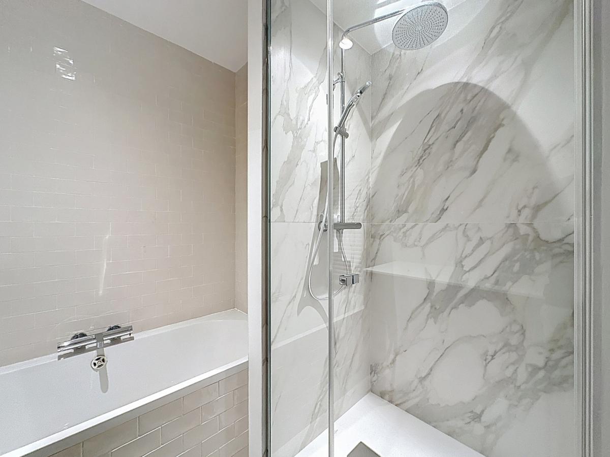 Pl. Brugmann/Churchill : Superbe appartement neuf + terrasse