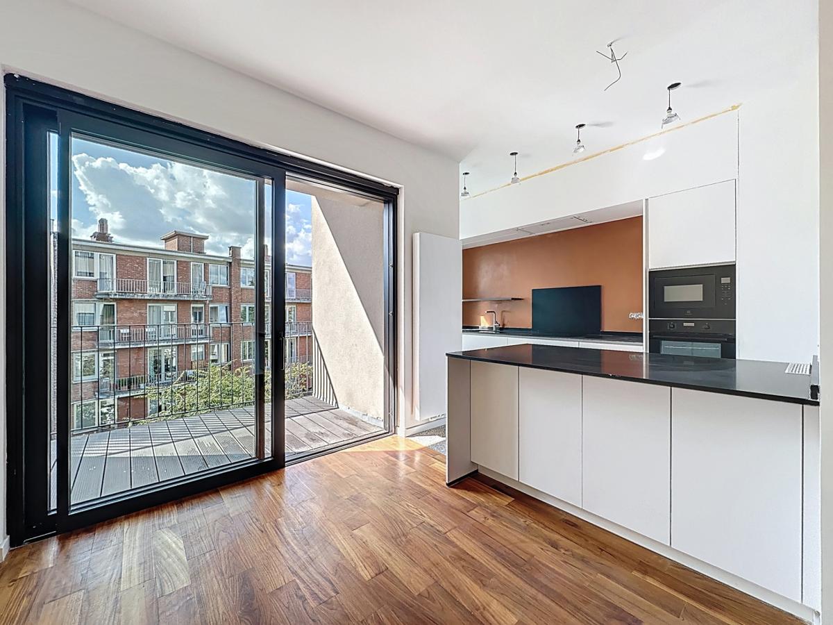 Pl. Brugmann/Churchill : Superbe appartement neuf + terrasse