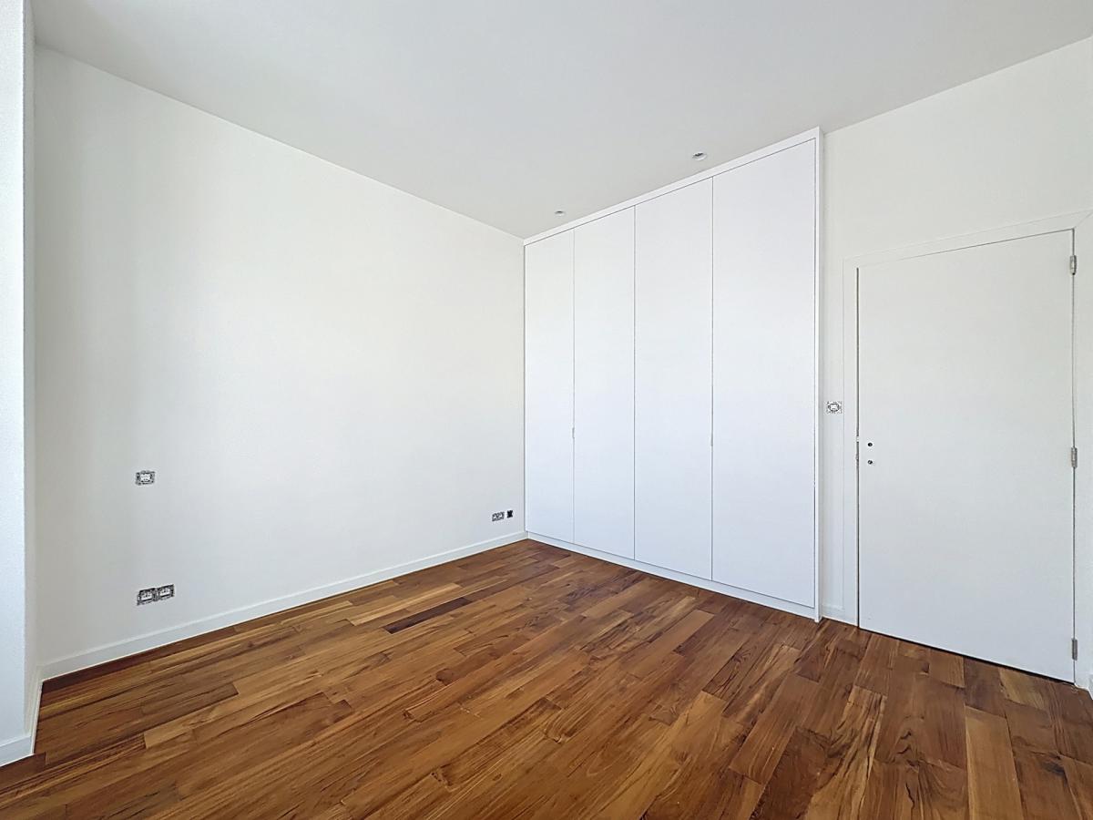 Pl. Brugmann/Churchill : Superbe appartement neuf + terrasse