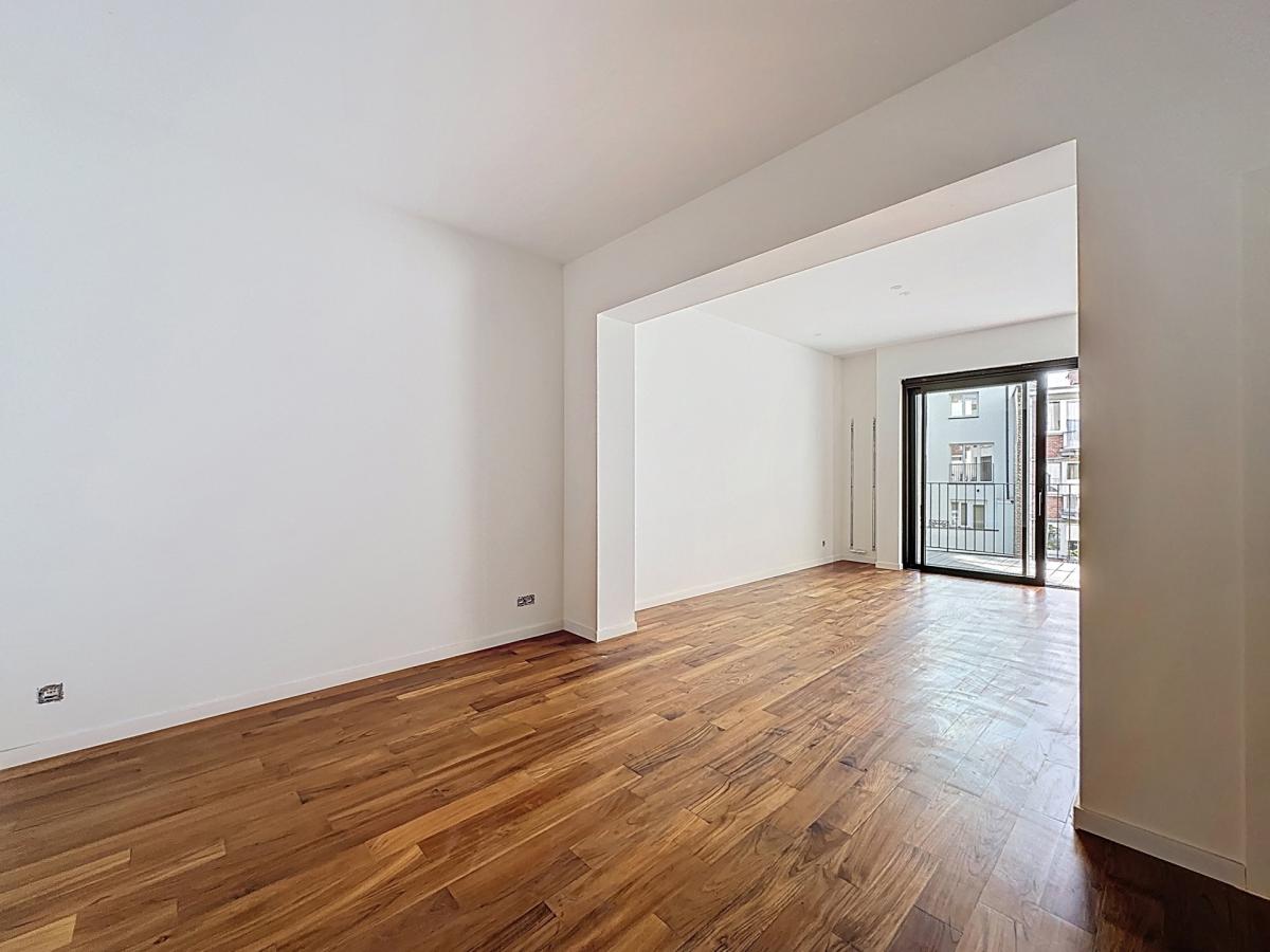 Pl. Brugmann/Churchill : Superbe appartement neuf + terrasse