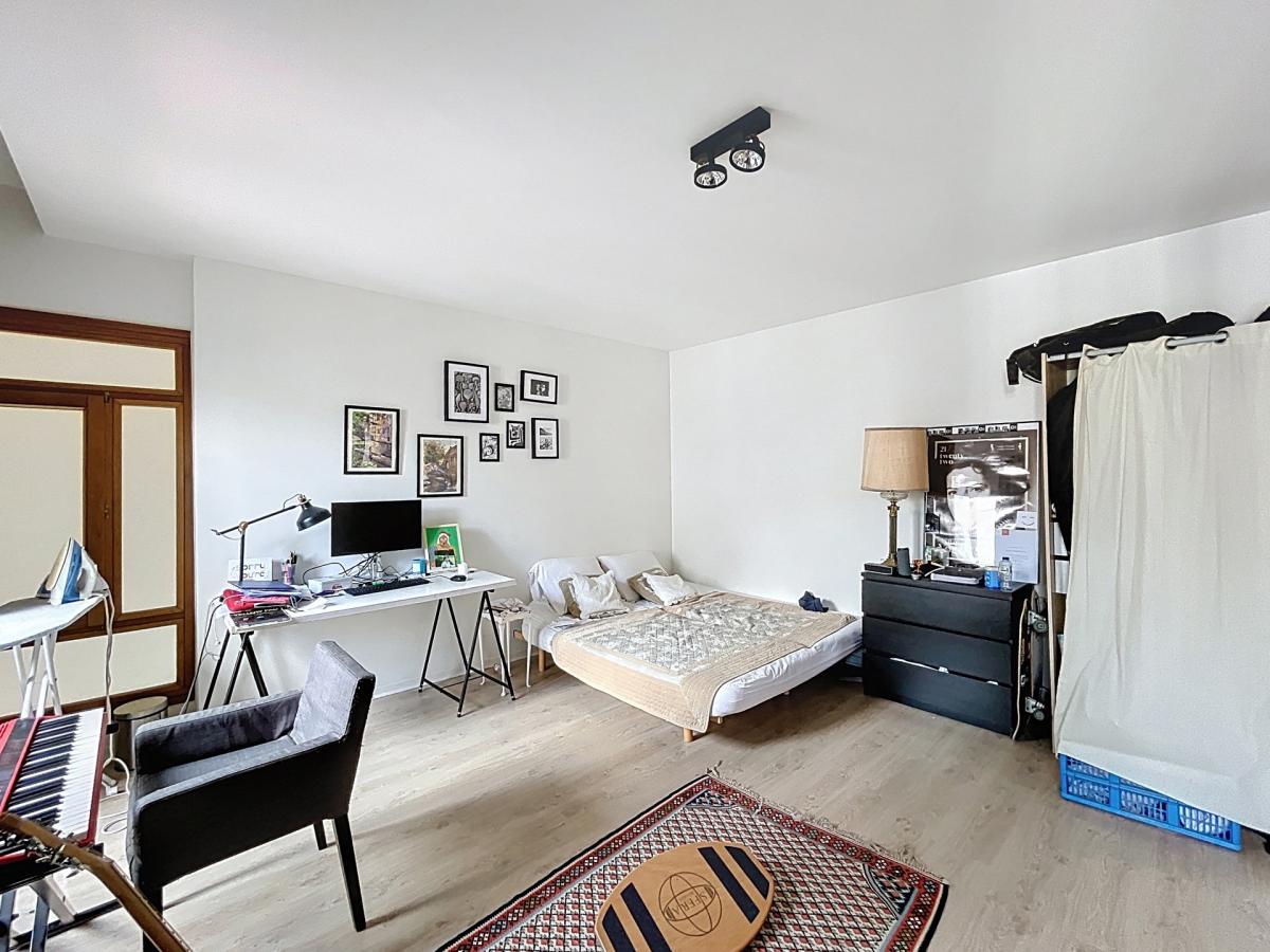 Quartier Européen : Duplex meublé 3 chambres avec terrasse