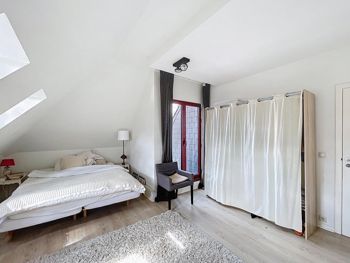 Quartier Européen : Duplex meublé 3 chambres avec terrasse