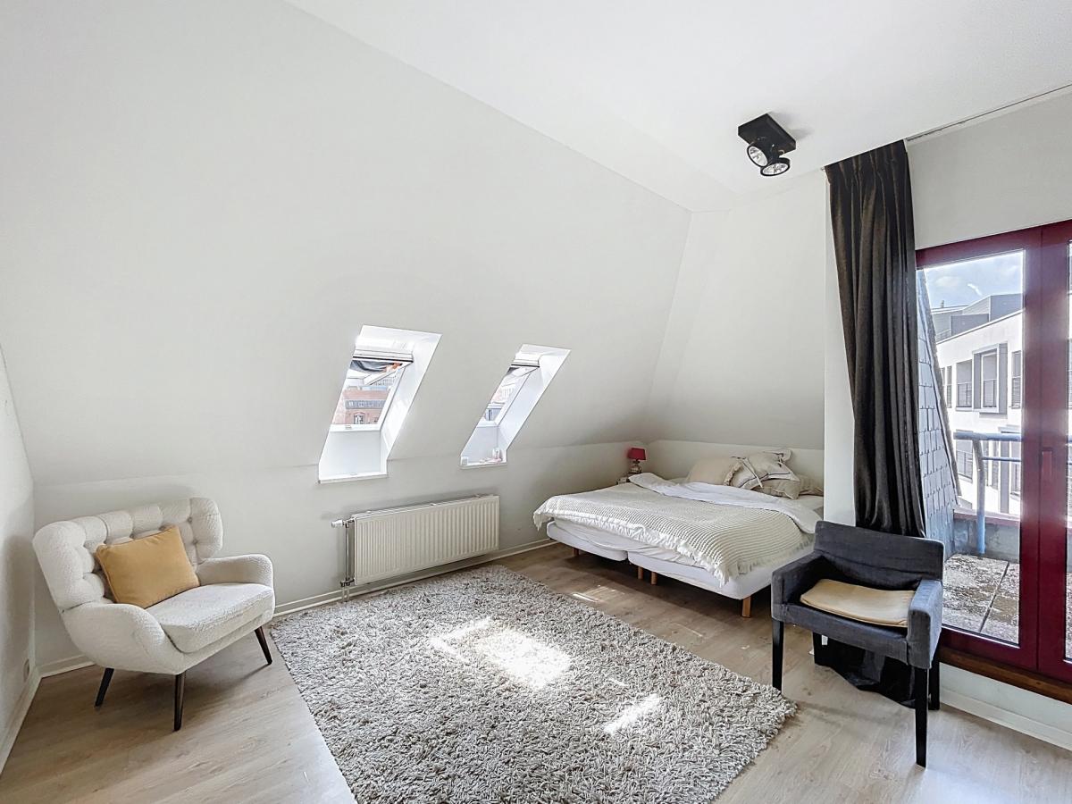 Quartier Européen : Duplex meublé 3 chambres avec terrasse