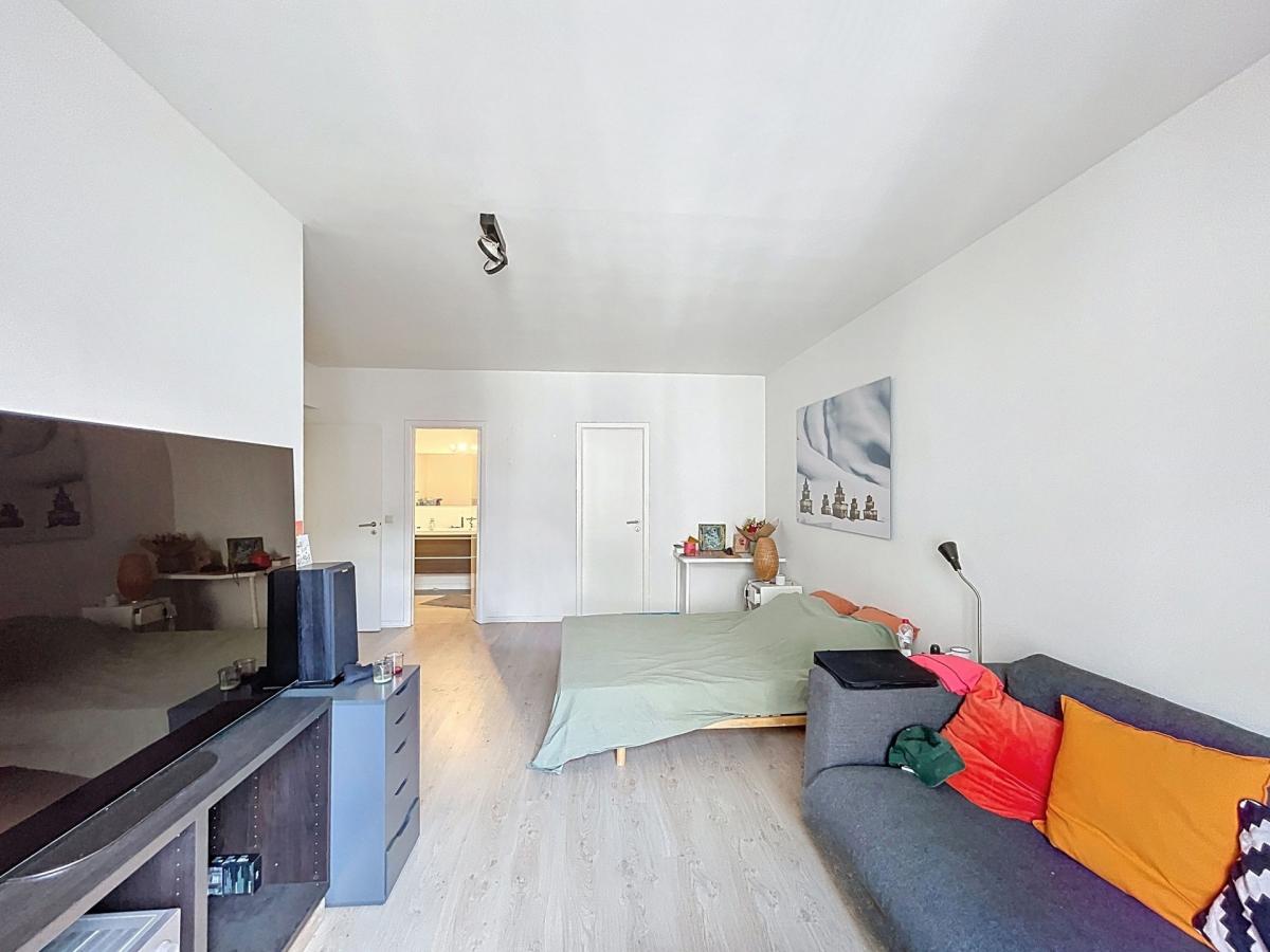 Quartier Européen : Duplex meublé 3 chambres avec terrasse