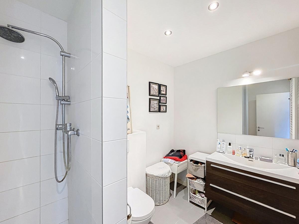 Quartier Européen : Duplex meublé 3 chambres avec terrasse
