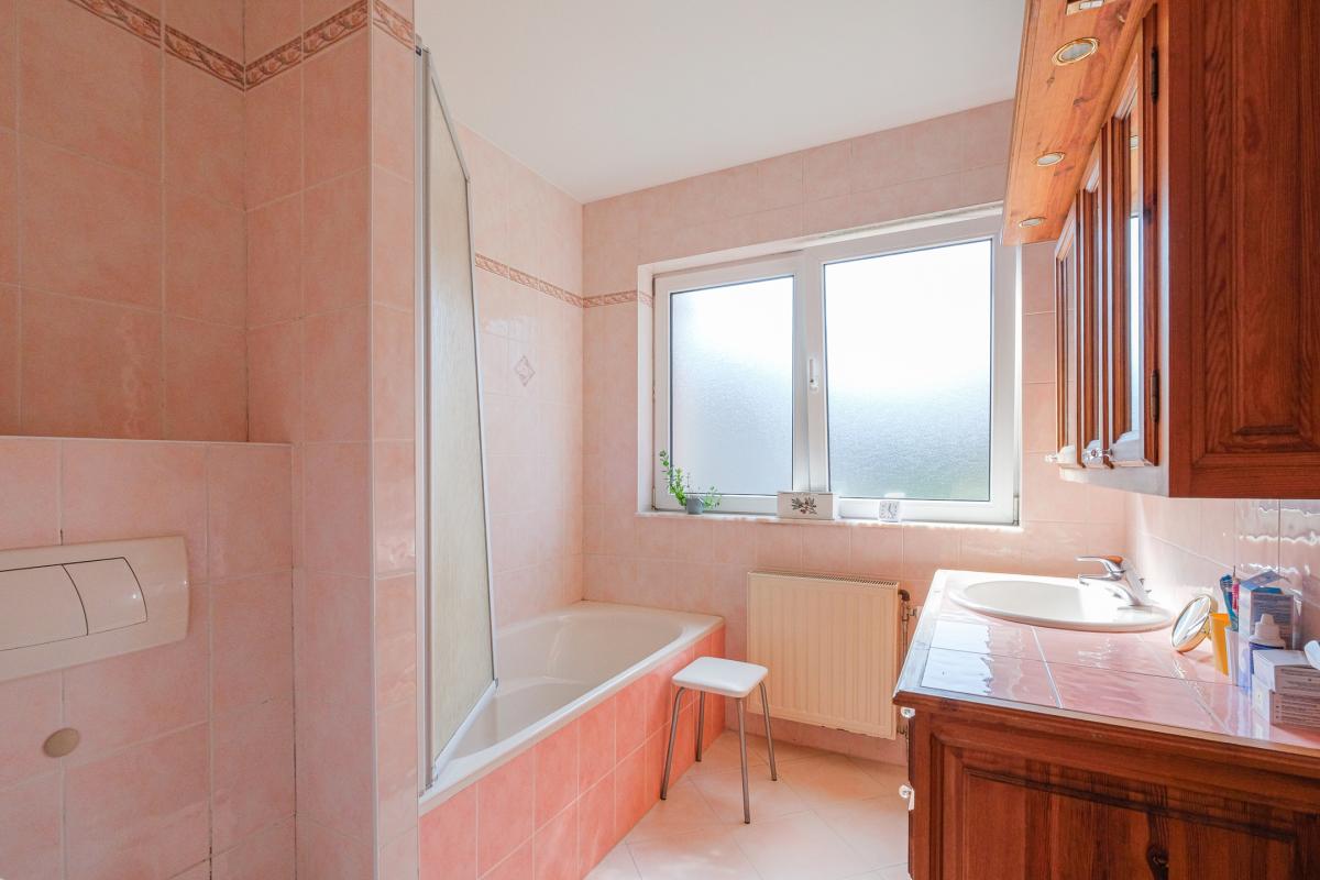 Quartier des Pêcheries: Maison 4 chambres à rafraîchir 