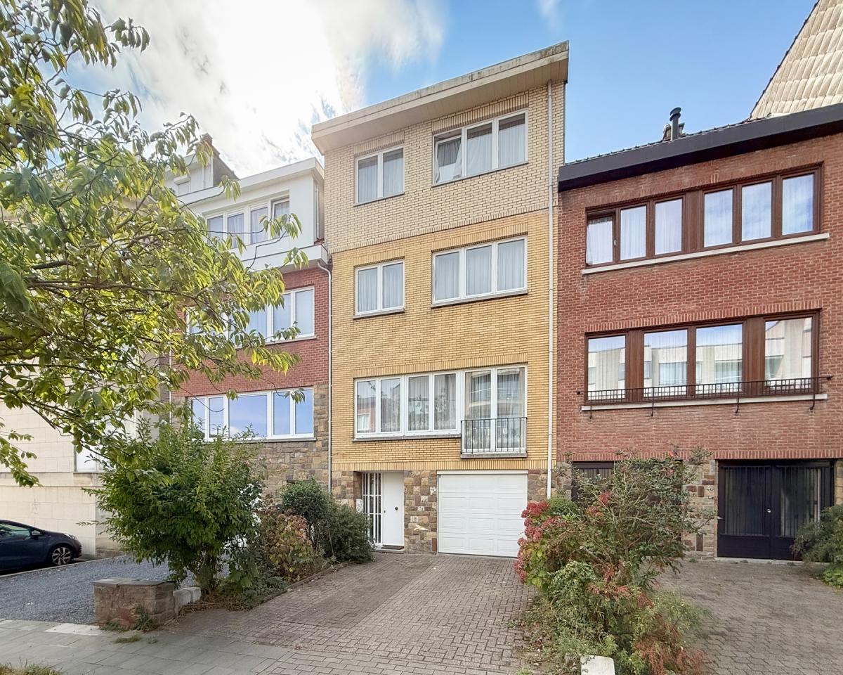 Quartier des Pêcheries: Maison 4 chambres à rafraîchir 