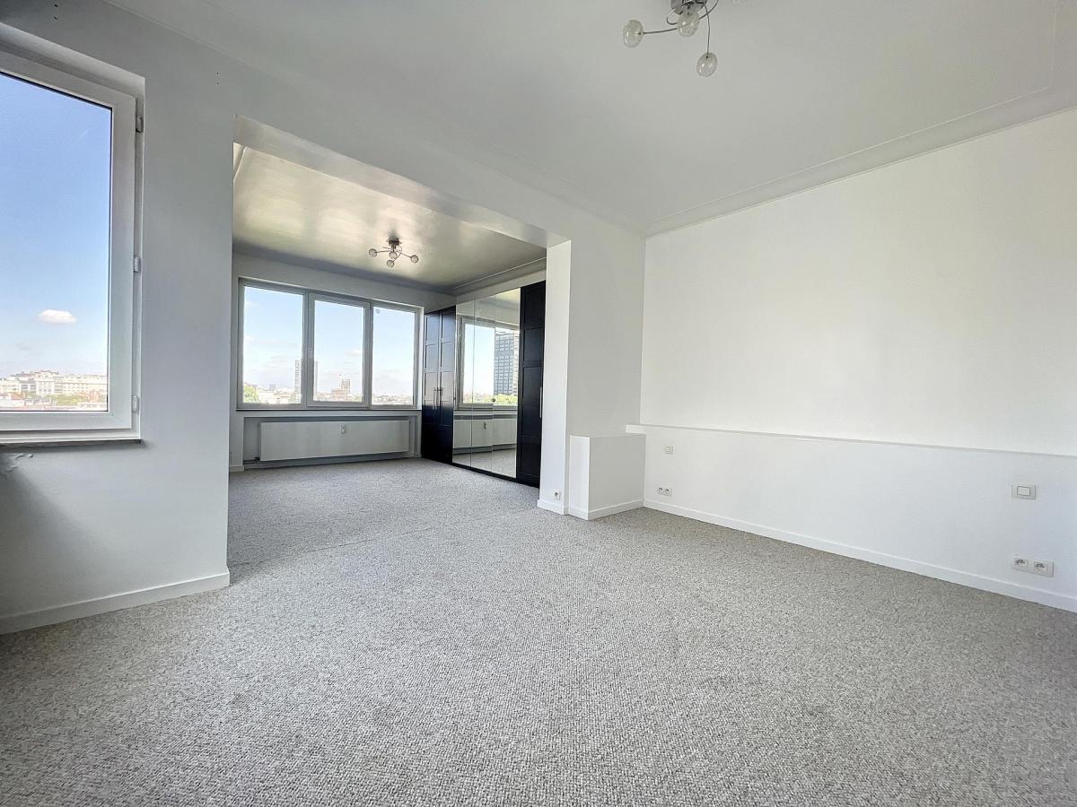 Général Jacques: Superbe penthouse 3ch + terrasses + parking