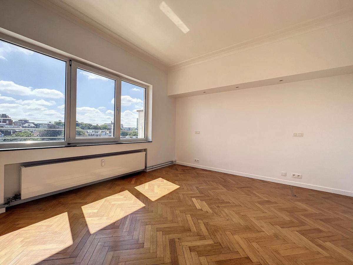 Général Jacques: Superbe penthouse 3ch + terrasses + parking