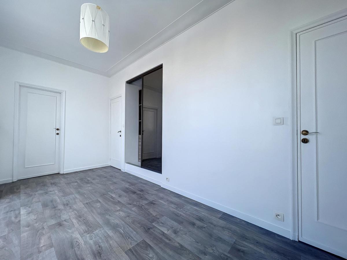 Général Jacques: Superbe penthouse 3ch + terrasses + parking
