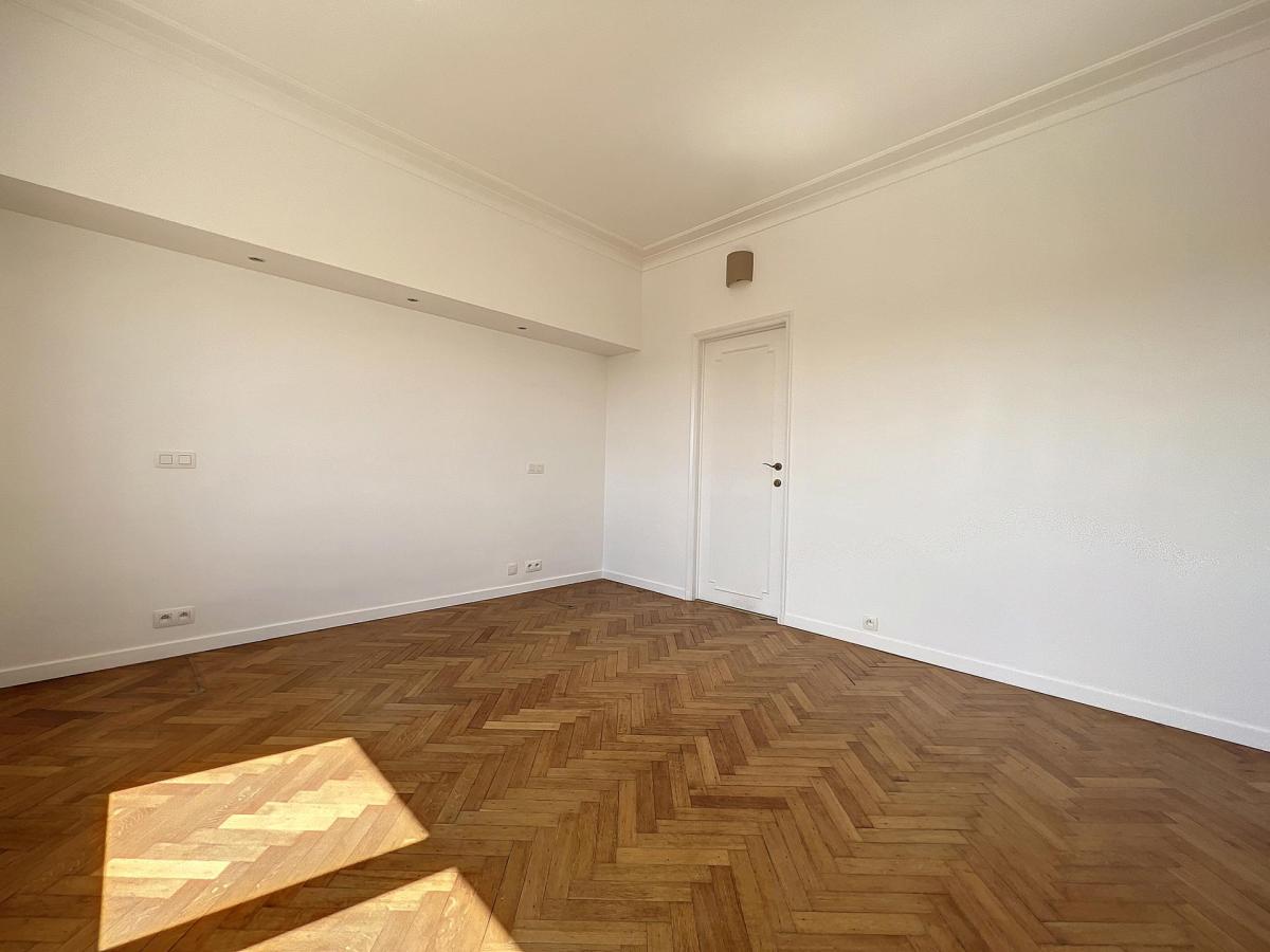 Général Jacques: Superbe penthouse 3ch + terrasses + parking