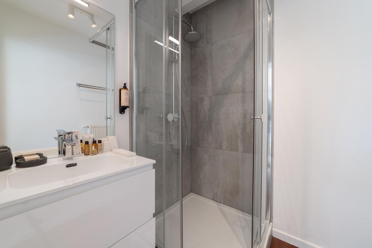 Av. Molière - Appartement meublé rénové 4 chambres 