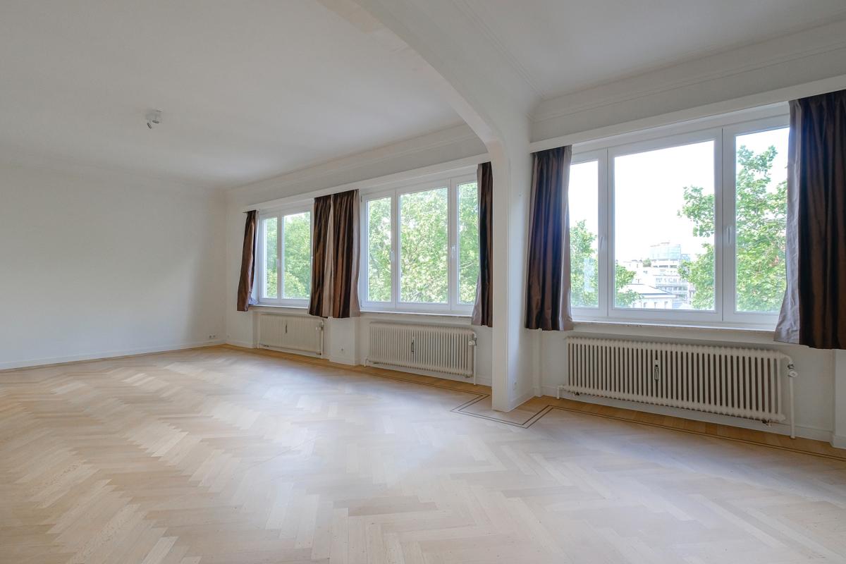 Molière/Pl. C. Meunier : Appartement 2 ch, terrasse + garage