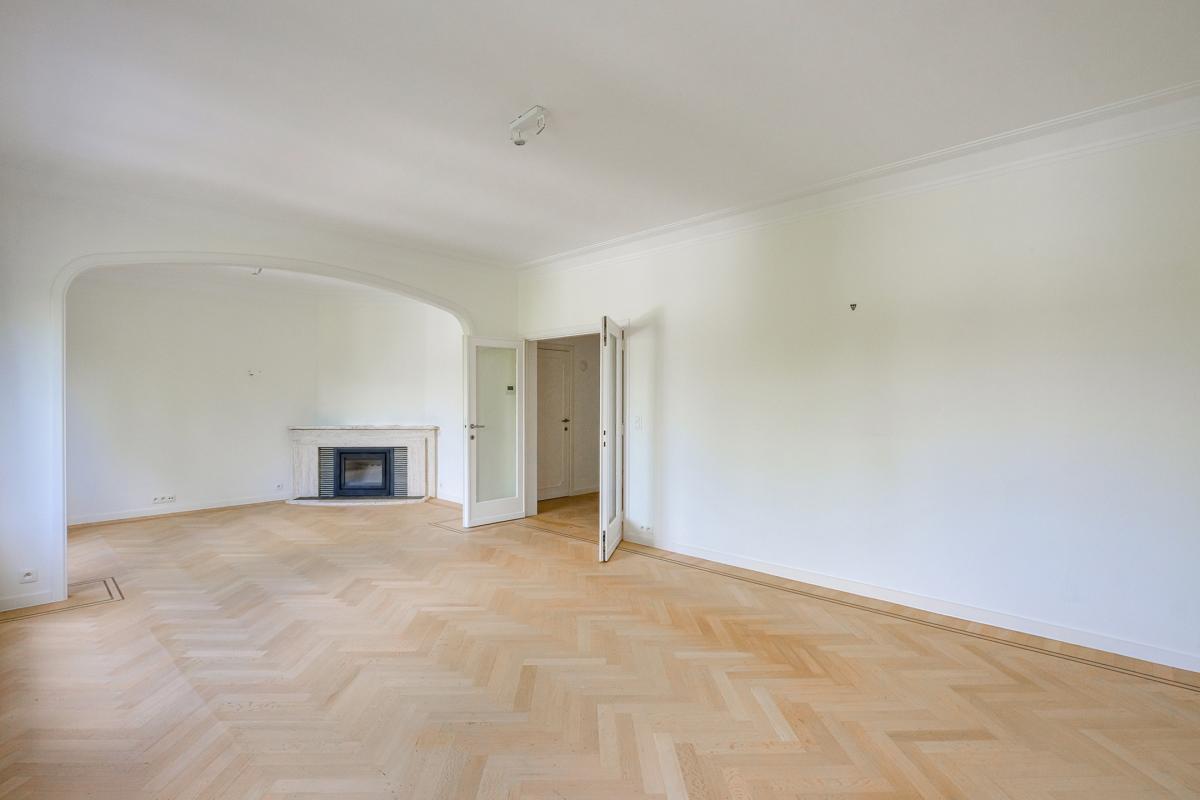 Molière/Pl. C. Meunier : Appartement 2 ch, terrasse + garage