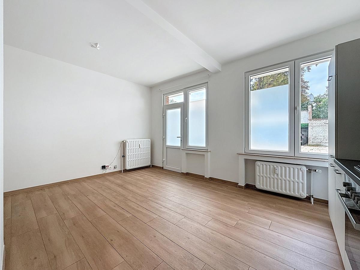 Chatelain/Defaqcz : Bel appartement 1 ch