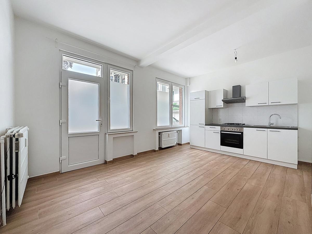 Chatelain/Defaqcz : Bel appartement 1 ch