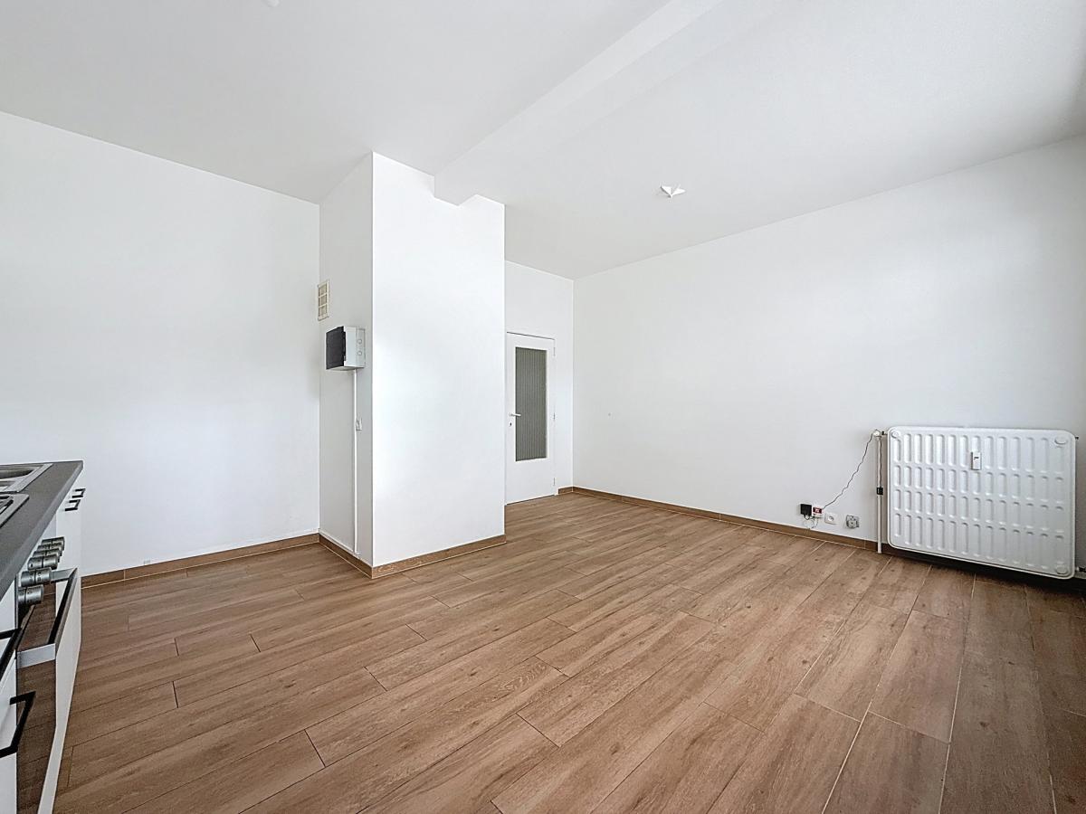 Chatelain/Defaqcz : Bel appartement 1 ch