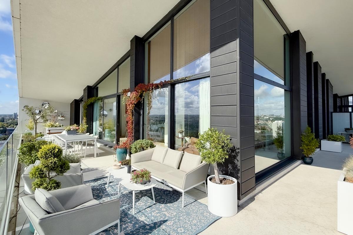 Penthouse avec terrasse de 80 m² & vue exceptionnelle (270°)