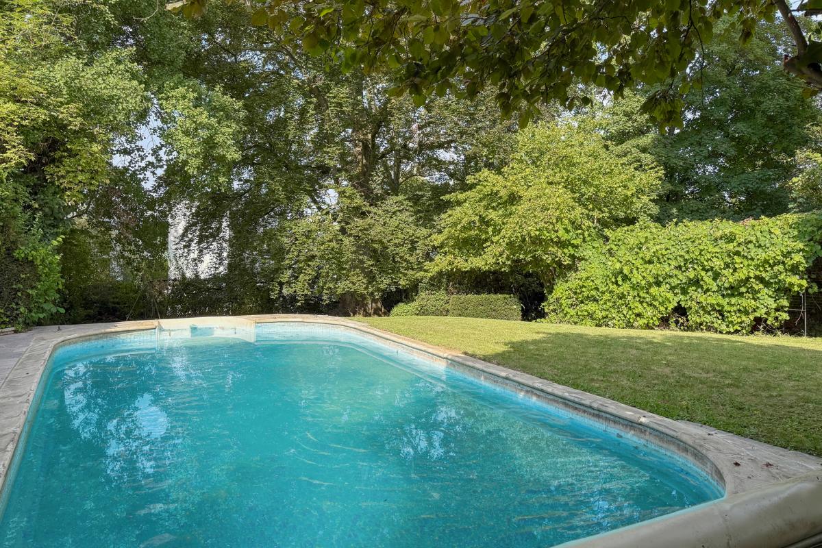 Kersbeek : Maison 5 chambres + jardin + piscine à rénover
