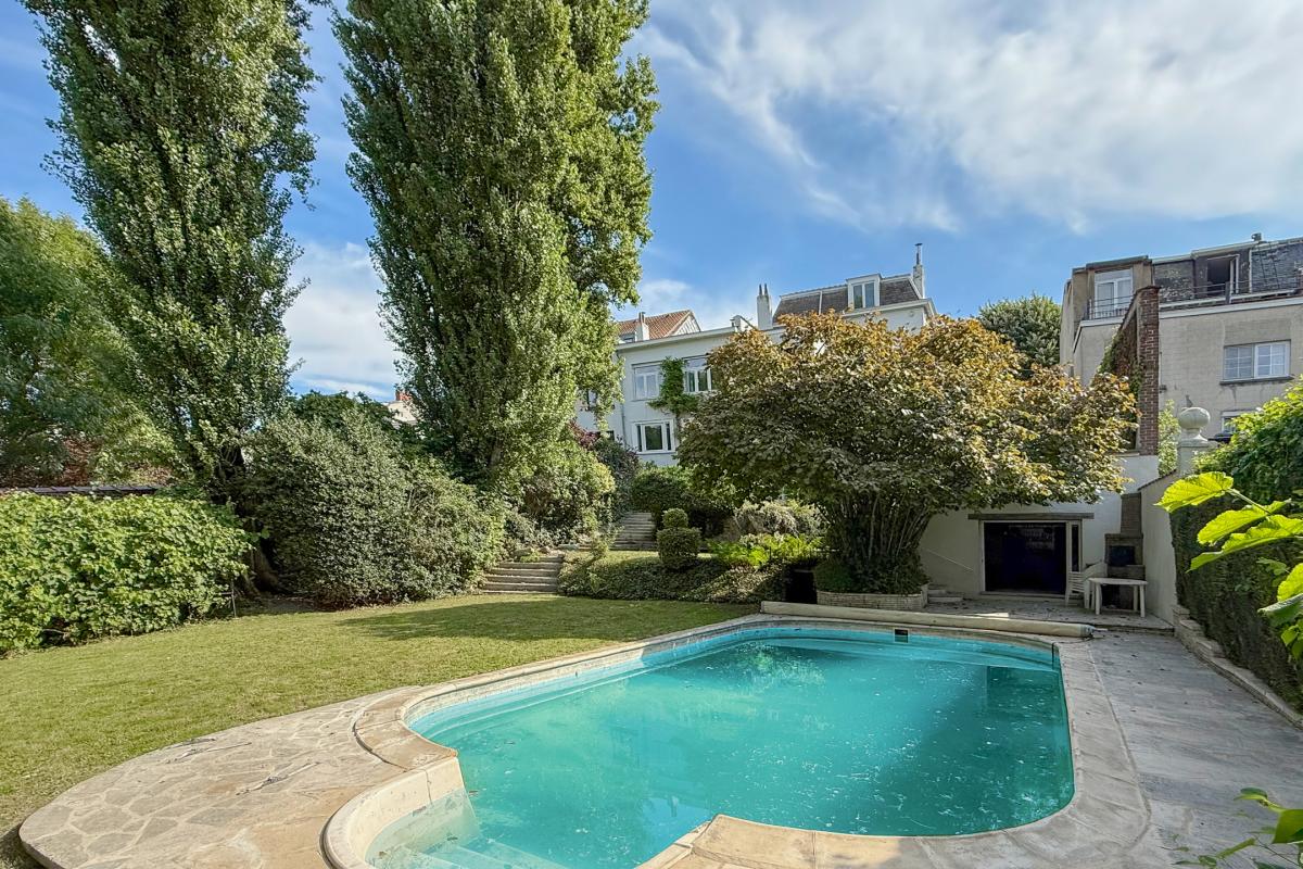 Kersbeek : Maison 5 chambres + jardin + piscine à rénover