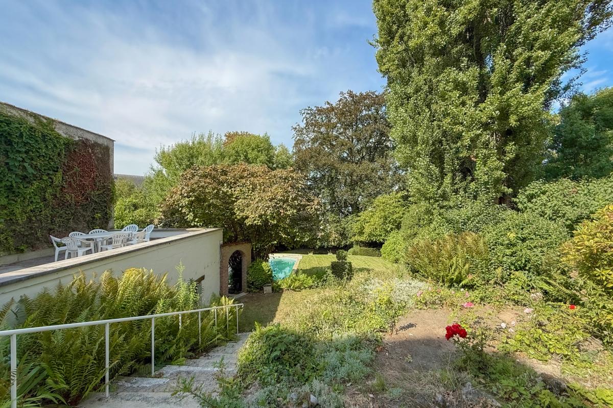 Kersbeek : Maison 5 chambres + jardin + piscine à rénover