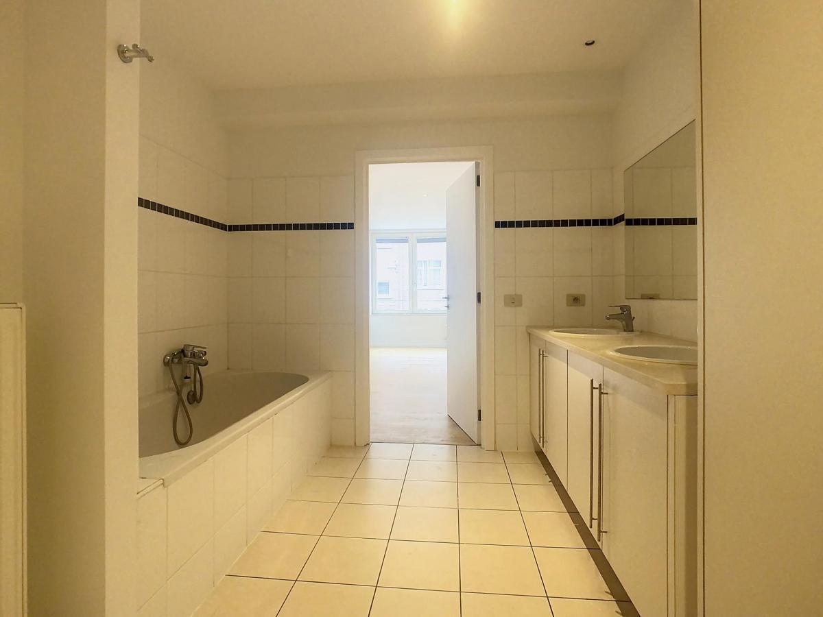 Ma Campagne/Defacqz : appartement 2ch + terrasse + parking
